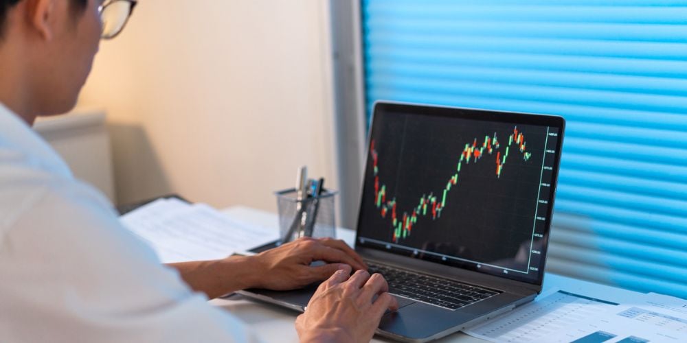 Does Market Cap Affect Stock Price? Detailed Guide