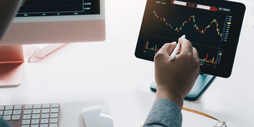 How To Invest With a Busy Schedule? Complete Guide